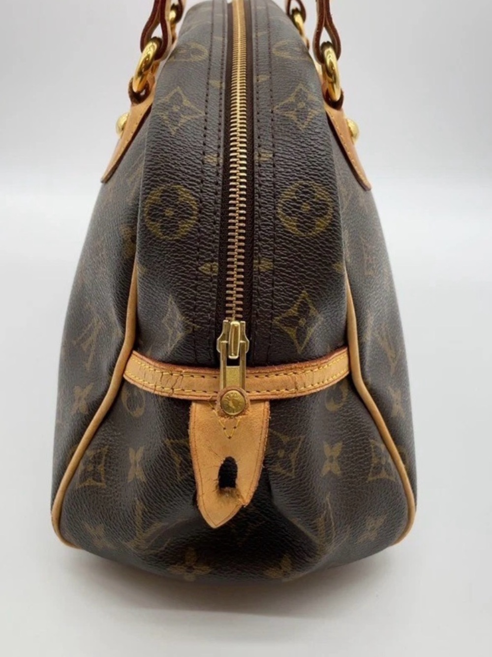 Louis Vuitton Monogram Canvas Shoulder Bag with Vachetta Trim - Picture 6 of 16